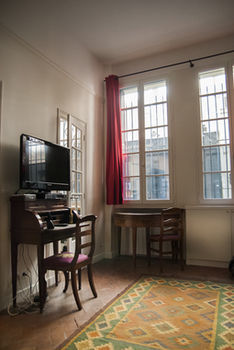 Apartments - Into Paris