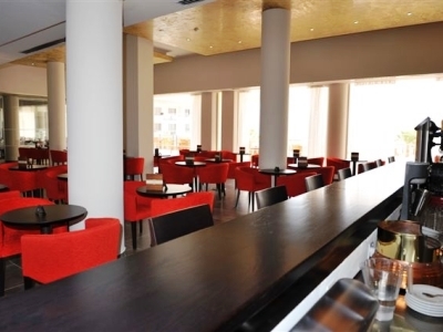 Hotel Capital Coast Resort & Spa