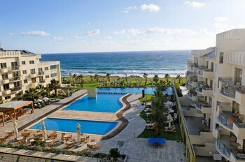 Hotel Capital Coast Resort & Spa