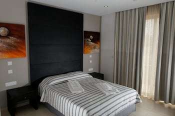 Hotel Capital Coast Resort & Spa