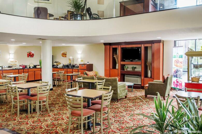 Hotel Quality Inn & Suites