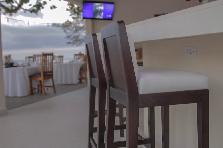 Hotel Travellers Beach Resort