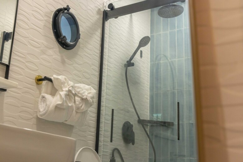 Hotel Travellers Beach Resort