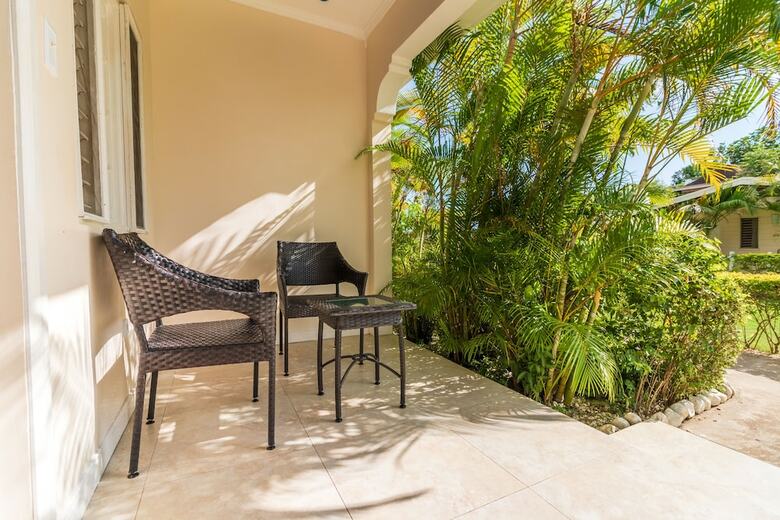 Hotel Travellers Beach Resort