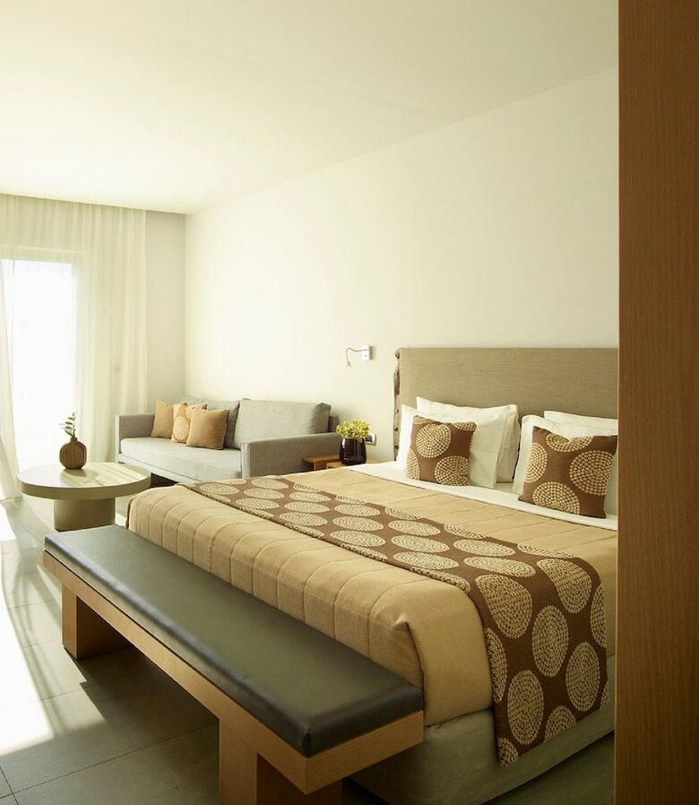 Hotel The Ixian Grand