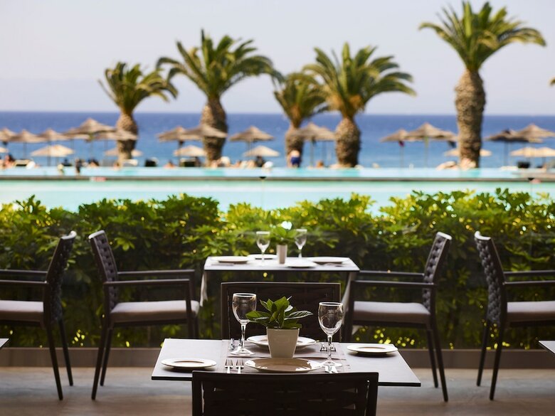 Hotel The Ixian Grand