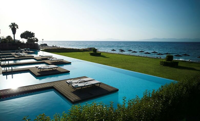 Hotel The Ixian Grand