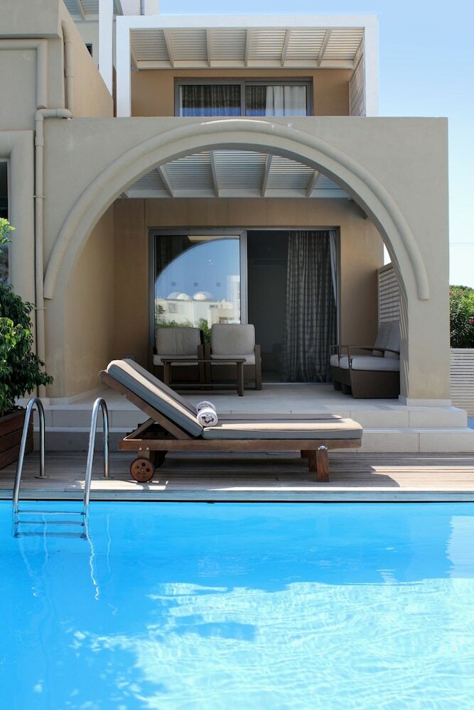 Hotel The Ixian Grand