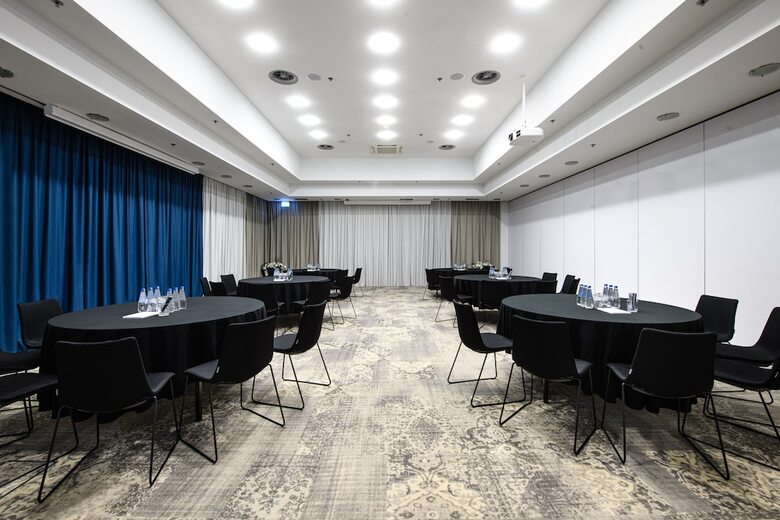 Hotel Courtyard By Marriott Warsaw Airport
