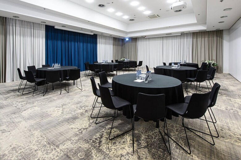 Hotel Courtyard By Marriott Warsaw Airport