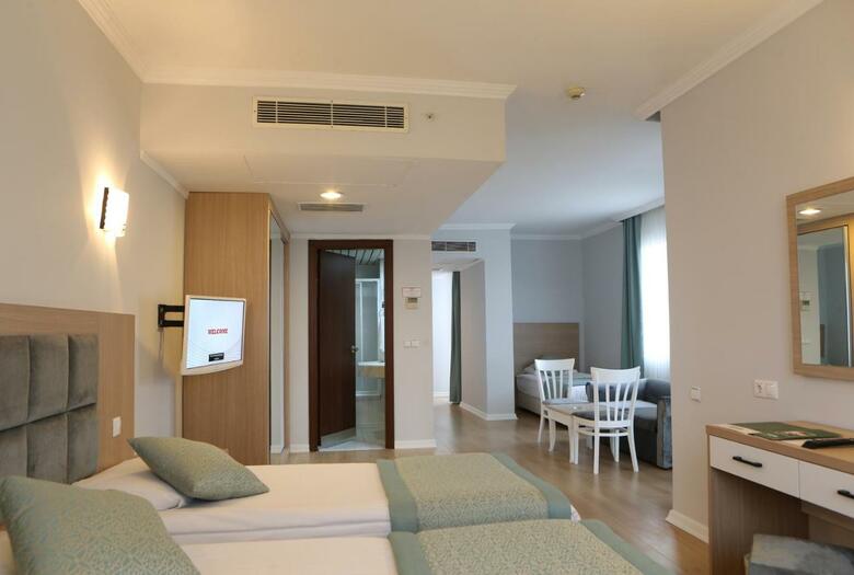 Hotel Adonis