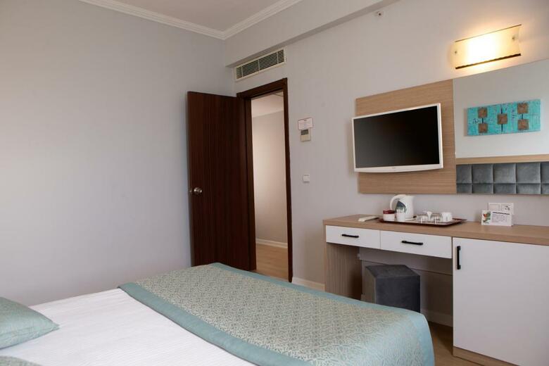 Hotel Adonis
