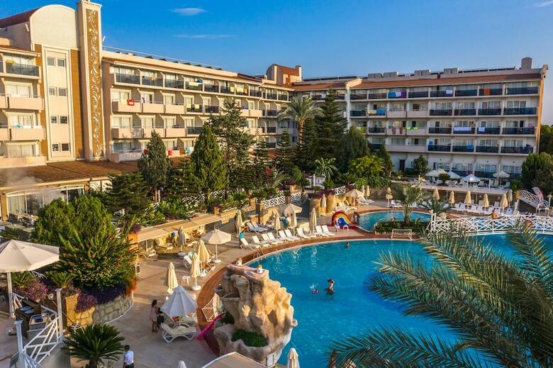 Corolla Hotel