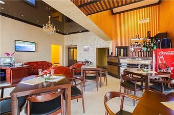Hotel Golden House