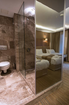 Hotel Gk Regency Suites