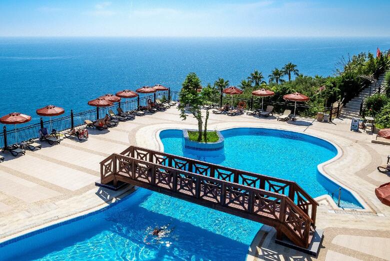 Utopia World Hotel