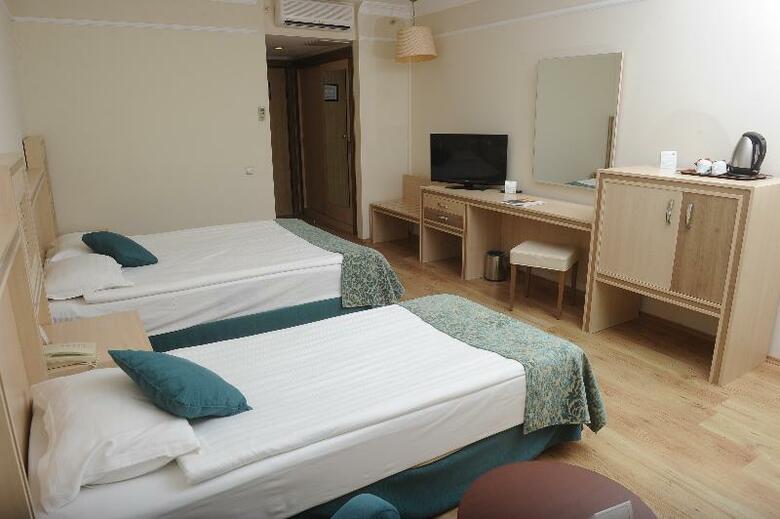 Utopia World Hotel
