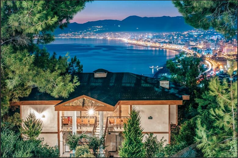 Utopia World Hotel