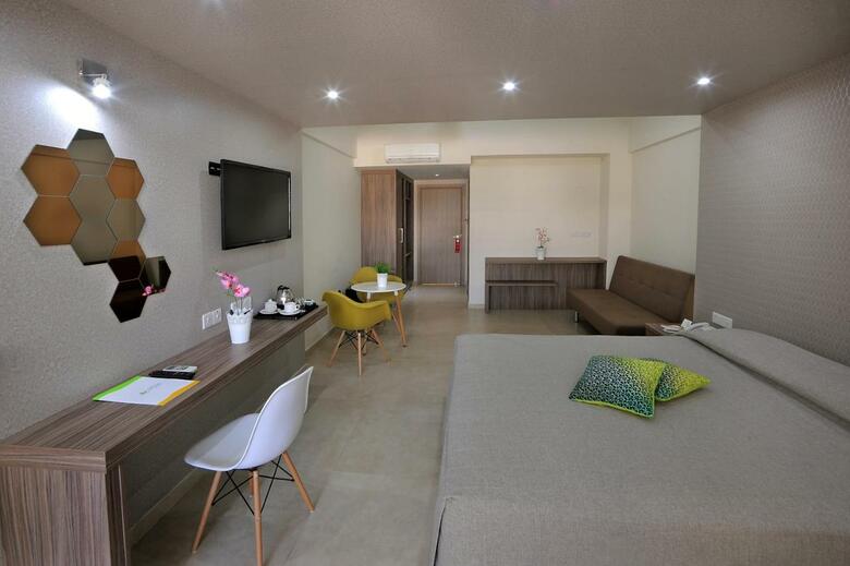 Hotel Nelia Gardens
