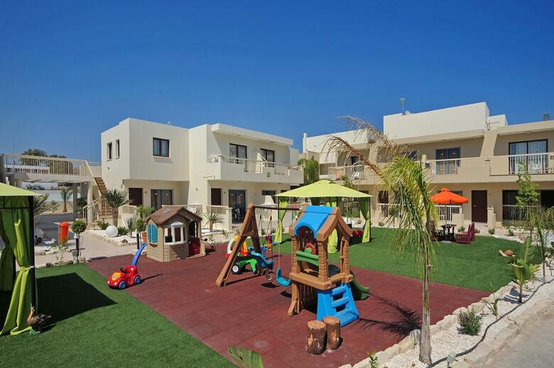Hotel Nelia Gardens