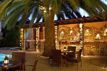 Pelli Hotel