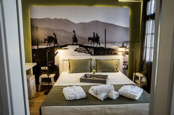 Hotel Elia Ntaliani Suites
