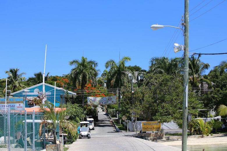 Tingum Village Hotel