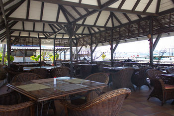 Anchorage Yacht Club Hotel