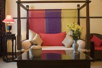 Bougainvillier Hotel  And� Re