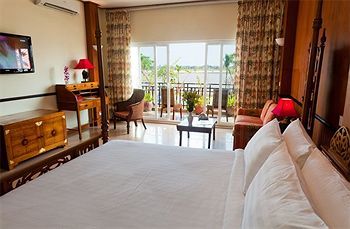Bougainvillier Hotel  And� Re