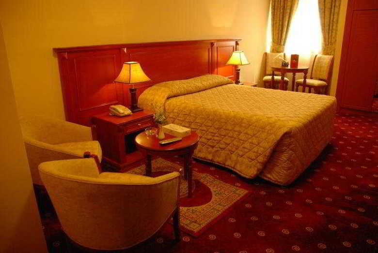 London Crown 2 Hotel Apartmen