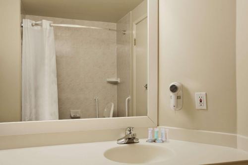 Travelodge Hotel Ottawa & Conference Centre