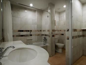 Hotel Century Pines Resort
