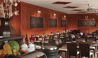 Hotel Century Pines Resort