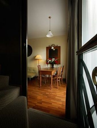 Hotel Century Pines Resort
