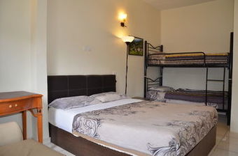 Albergue Father�s Guest House