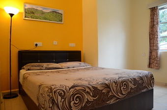 Albergue Father�s Guest House