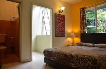 Albergue Father�s Guest House