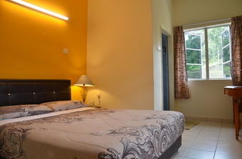 Albergue Father�s Guest House