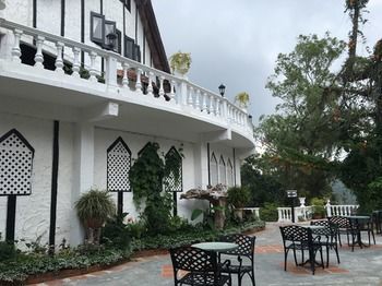 Hostal Planters Country Hotel
