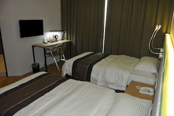 Hotel Super 8 Bayan Baru