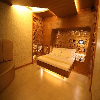 Hotel Victoria Court Cuneta