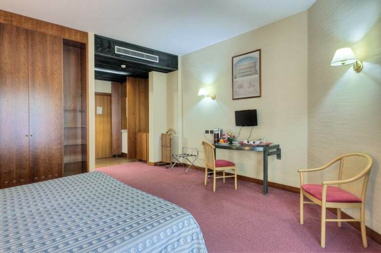 Petra Hotel & Residence
