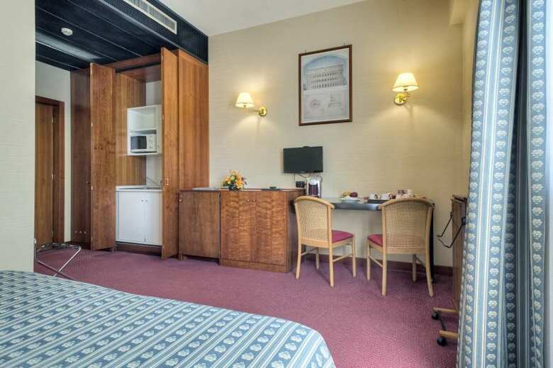 Petra Hotel & Residence