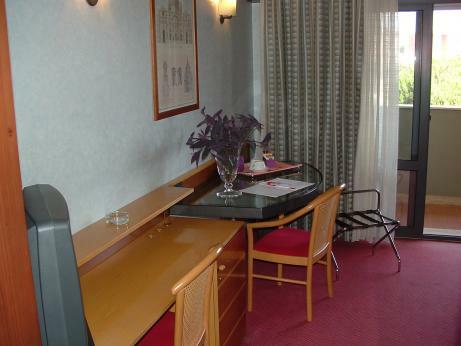 Petra Hotel & Residence