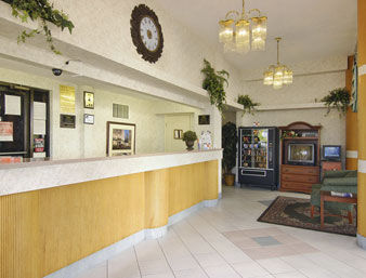 Hotel Howard Johnson Inn And Suites Clearwater Fl