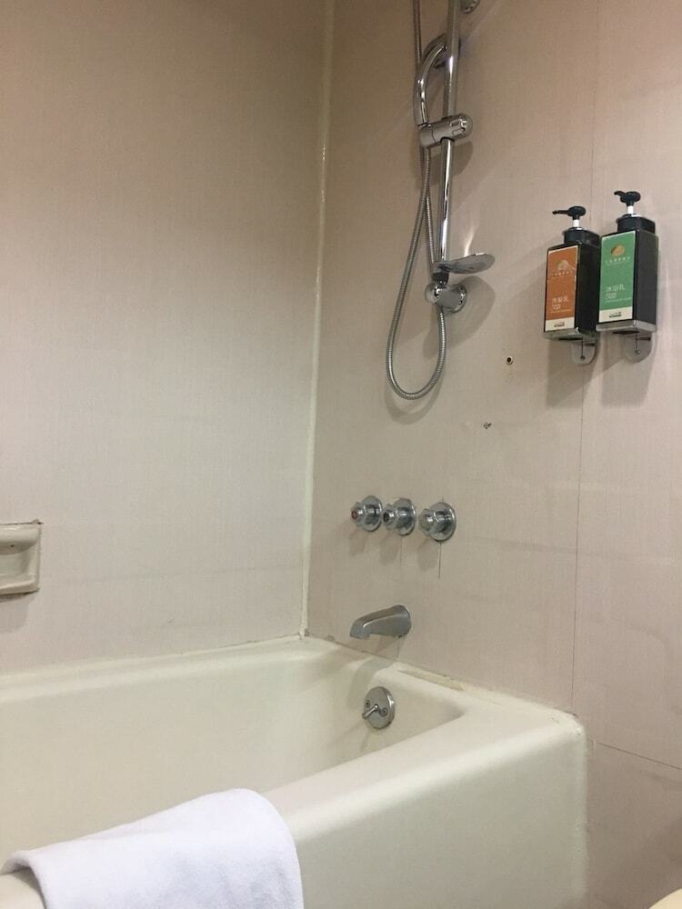 Jen Dow International Hotel