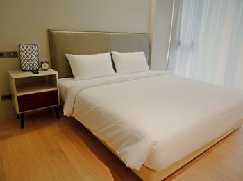 Aparthotel Balcony Courtyard Serviced Apartments