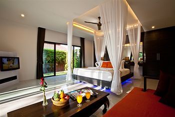 Thai Thani Pool Villa Resort
