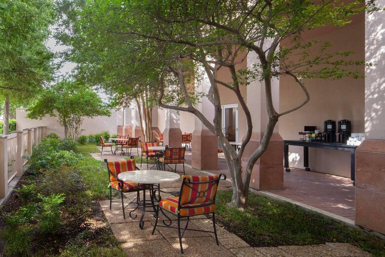 Hotel Dallas Marriott Suites Market Center